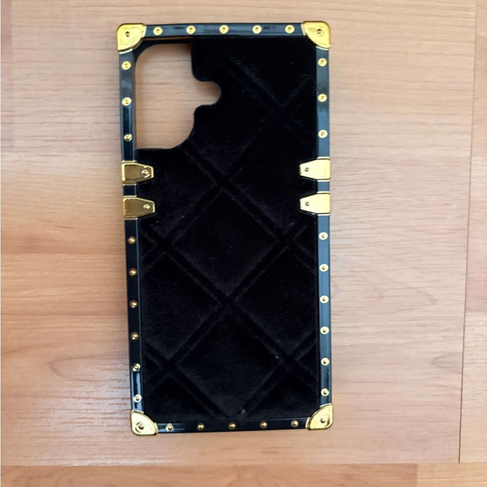 iPhone 16 Black and Gold (Designer-Inspired) Phone Case. Fits just the iPhone 16 - Picture 4 of 6